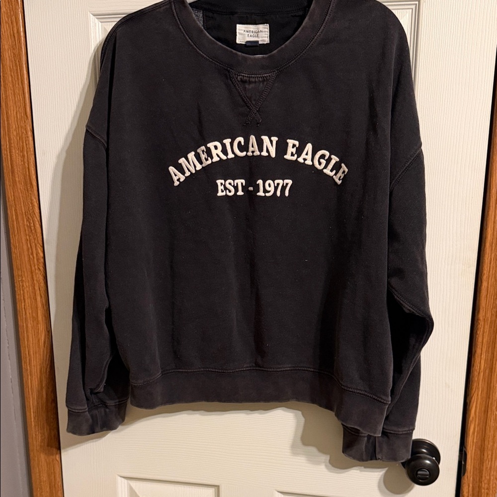 American Eagle Outfitters Black Crewneck Sweatshirt
